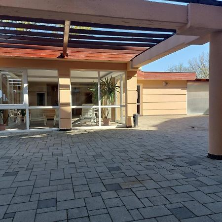 Myrelax Apartment - Hajduszoboszlo Exterior photo