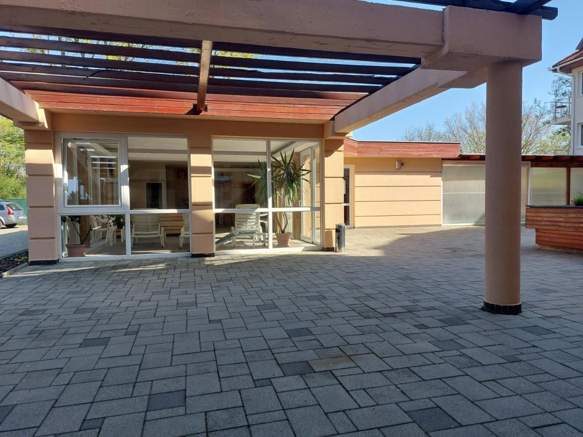 Myrelax Apartment - Hajduszoboszlo Exterior photo