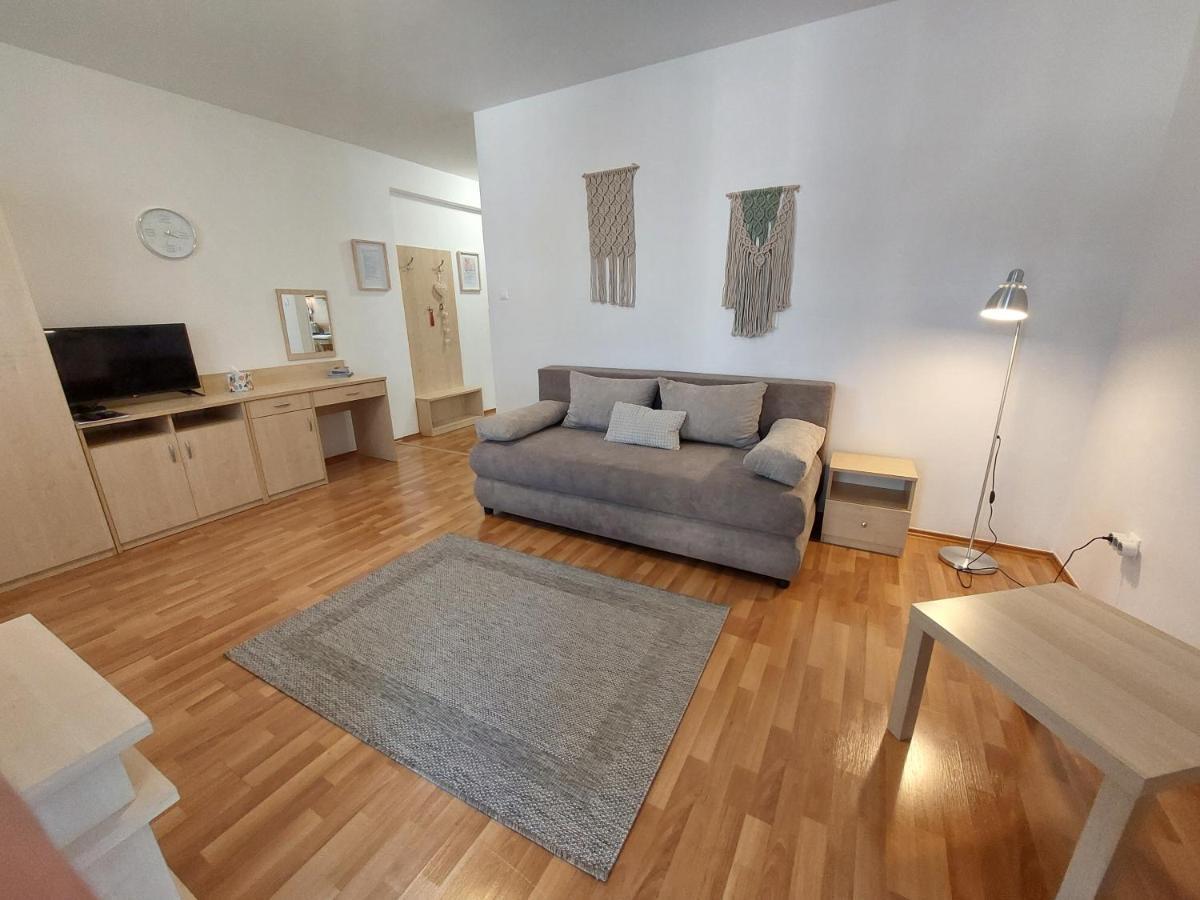 Myrelax Apartment - Hajduszoboszlo Exterior photo